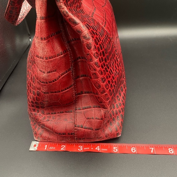 Ann Taylor Red Crocodile-Pattern Shoulder Bag- leather - Picture 7 of 11